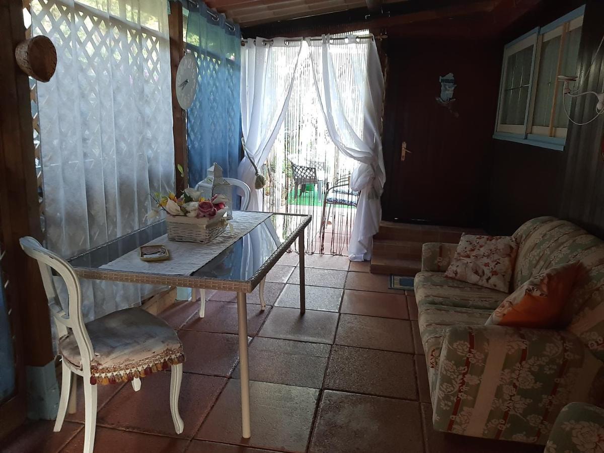 Tom E Jerry Bed and Breakfast Domus De Maria Esterno foto