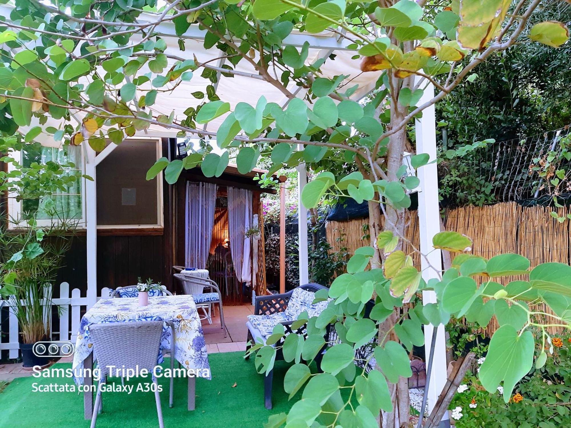 Tom E Jerry Bed and Breakfast Domus De Maria Esterno foto