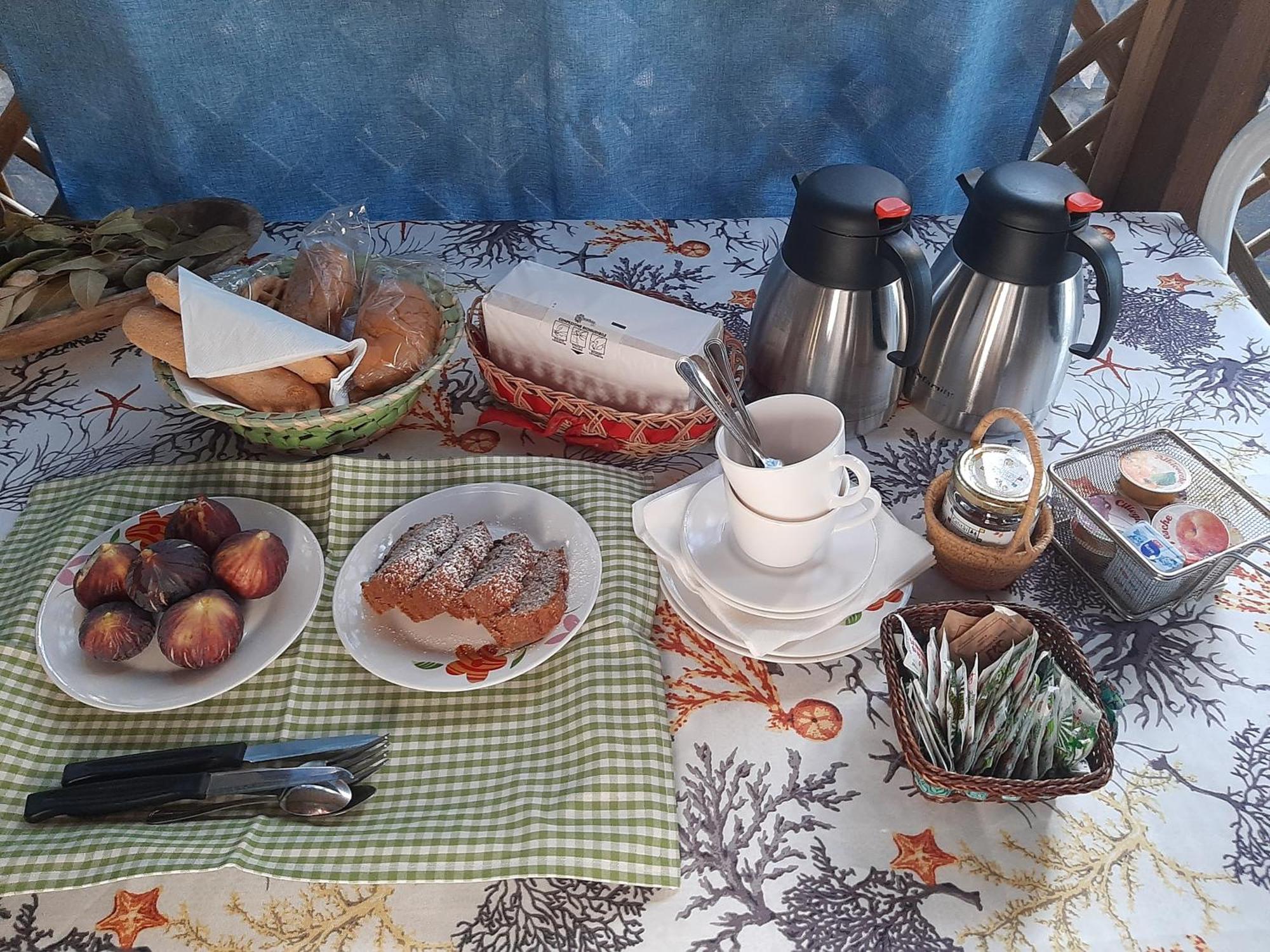 Tom E Jerry Bed and Breakfast Domus De Maria Esterno foto